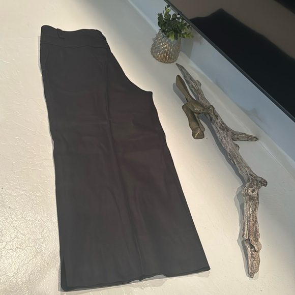 White House Black Market Ladies Dress Pants Pants Size 6 30” Waist Inseam 20” - Picture 3 of 3